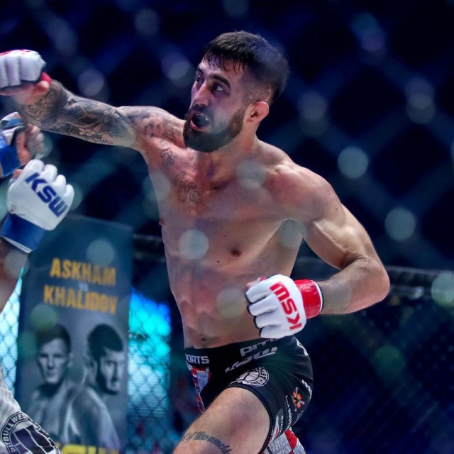 Daniel Torres vs. Filip Pejić (desno)
