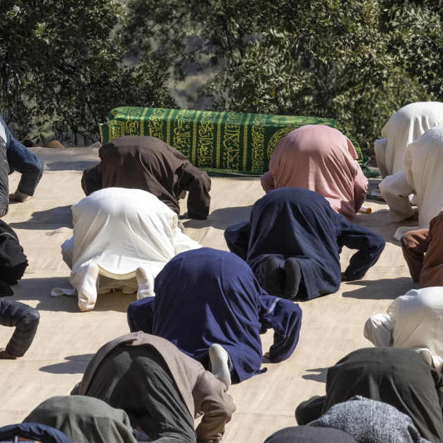 Stotine Marokanaca stigle su na posljednji ispraćaj petogodišnjaka
