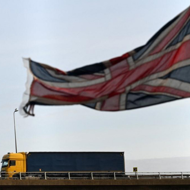 Britanska zastava i kamion/Ilustracija
