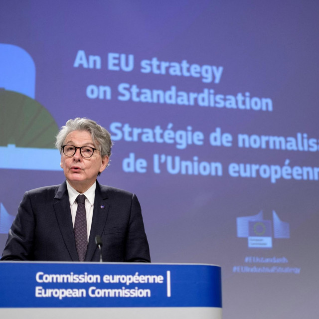 Povjerenik Thierry Breton prilikom predstavljanja Strategije standardizacije

