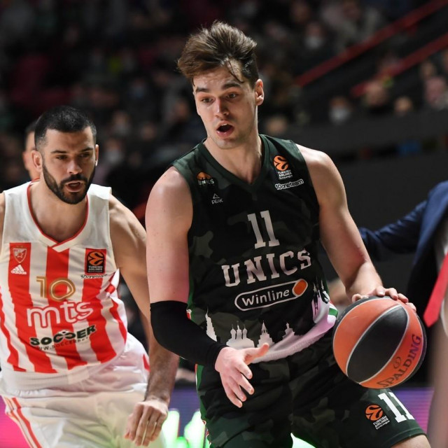 Branko Lazić (Zvezda) i Mario Hezonja (Uniks)