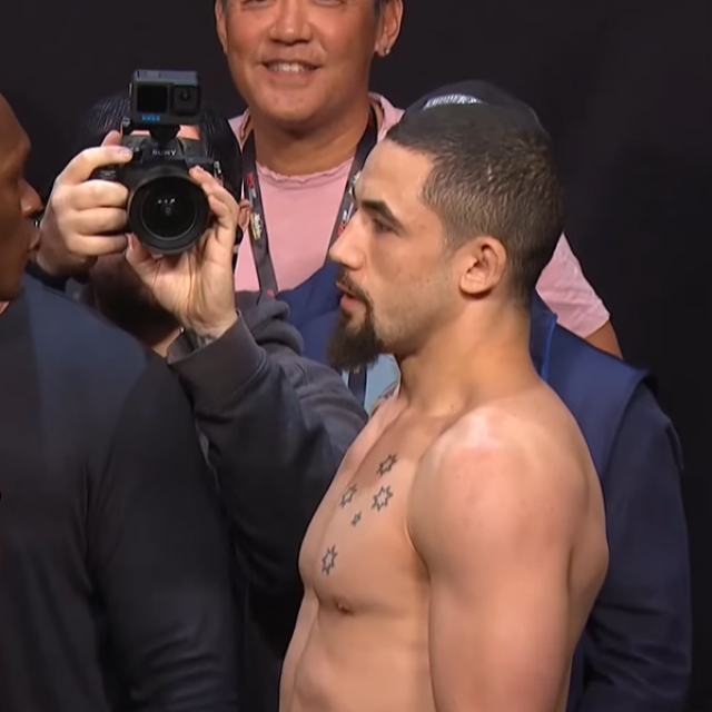 Israel Adesanya i Robert Whittaker
