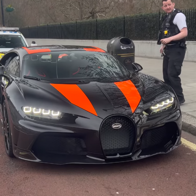 Bugatti Chiron Super Sport 300+
