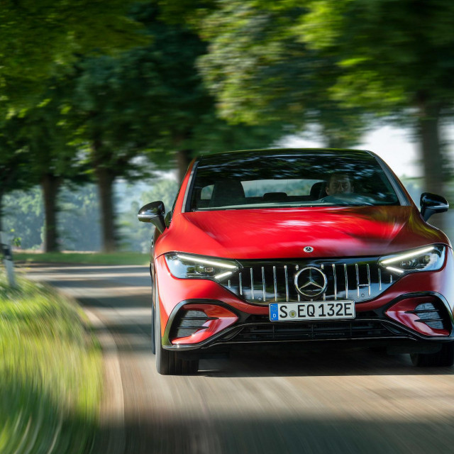 Mercedes-AMG EQE 43 4MATIC
