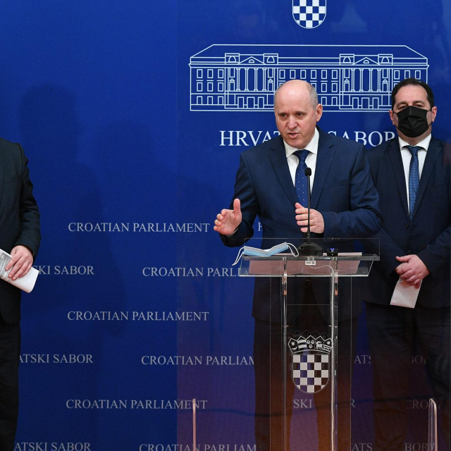 Josip Borić, Branko Bačić i Marko Pavić
 
