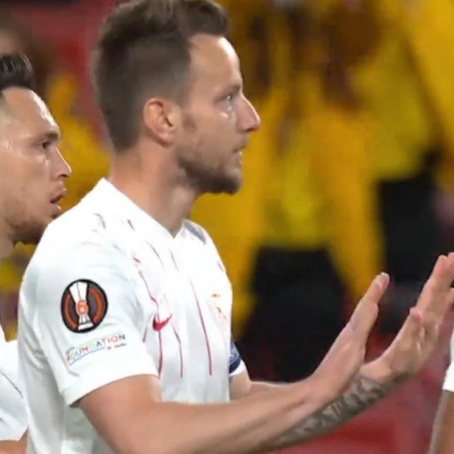 Rakitićeva gesta kod postignutog gola Dinamu

