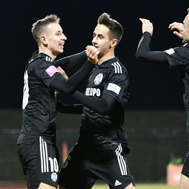 Lovro Zvonarek slavi pogodak u Velikoj Gorici
