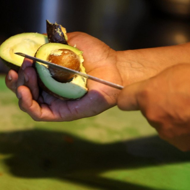 SAD dobiva većinu avokada iz Meksika, pa stručnjaci upozoravaju da bi zabrana uvoza iz Meksika izazvala daljnji rast cijena, koje su se već udvostručile u odnosu na prošlu godinu
