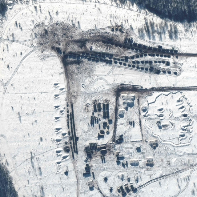 Zapadni dužnosnici osporili su tvrdnju Moskve da je povukla dio postrojbi, tvrdeći da su Rusi posljednjih dana poslali novih 7000 vojnika. No satelitske snimke ne mogu to ni potvrditi ni demantirati
