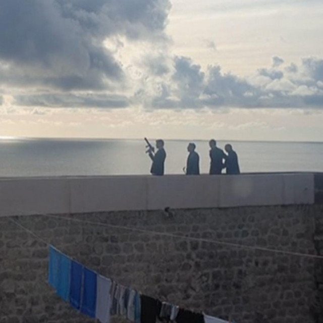 Snimanje serije na zidinama
