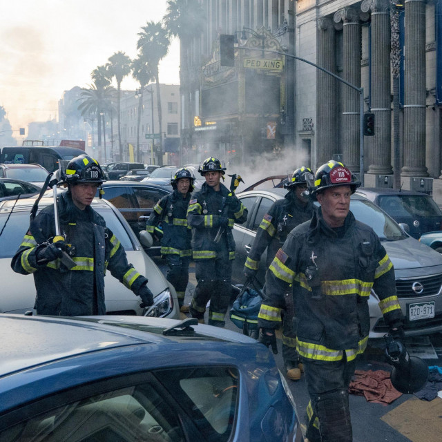 9-1-1: L-R: Oliver Stark, Kenneth Choi, Ryan guzman, Aisha Hinds and Peter Krause in the season premiere of 9-1-1 airing Monday, Sep. 20 (8:00-9:00 PM ET/PT) on FOX. © 2021 FOX MEDIA LLC. CR: Jack Zeman /FOX.

