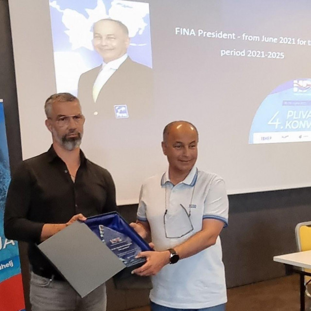Veselica (lijevo) i Husain al Musallam, predsjednik FINA-e
