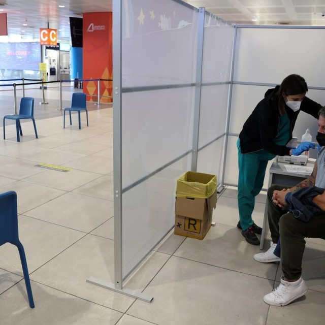 Cjepljenje u zračnoj luci Borsellino u Italiji.
