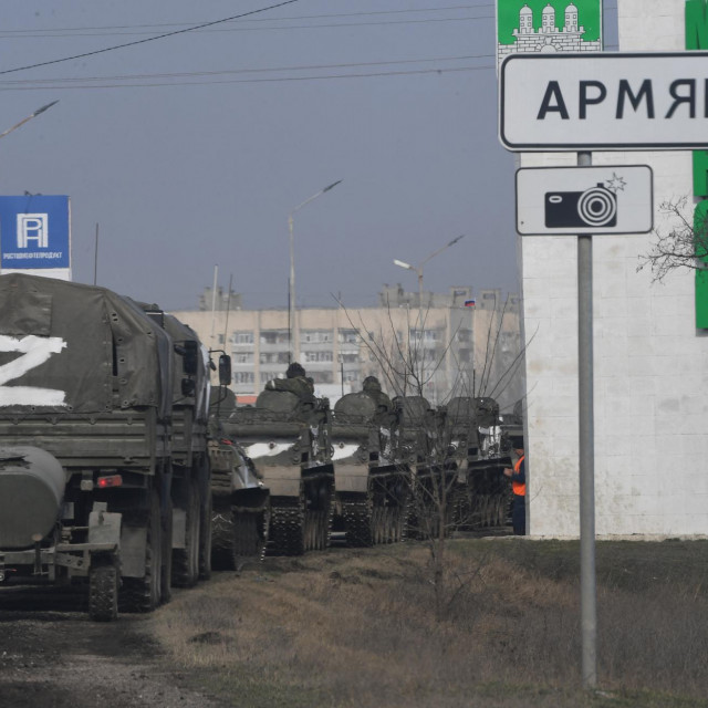 Ruska vojna vozila na Krimu
