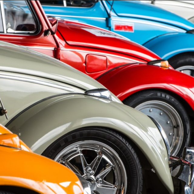 Različite boje automobila
