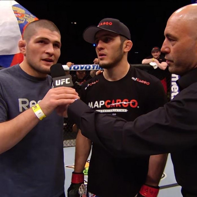 Abdulmanap Nurmagomedov, Khabib Nurmagomedov, Islam Makhachev i Joe Rogan