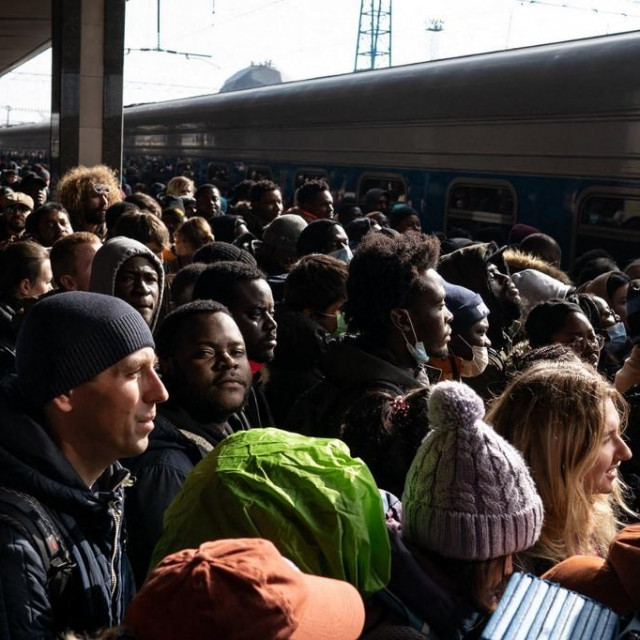 Gužva na kolodvoru u Ukrajini u Kijevu
