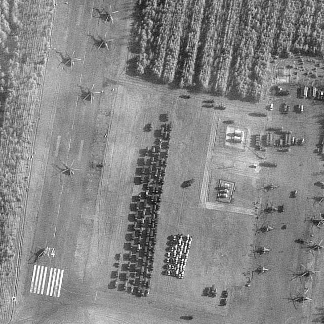 Ruski helikopteri i borbena vozila u Bjelorusiji
