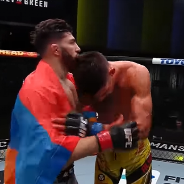 Arman Tsarukyan i Joel Alvarez
