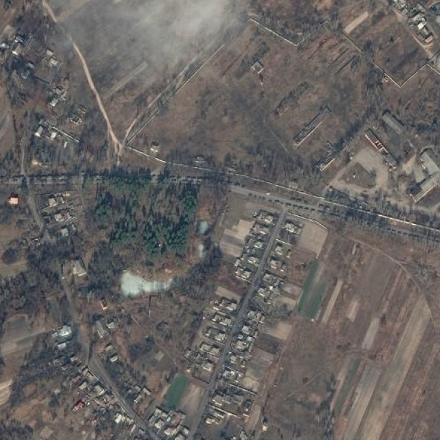 Satelitske snimke pokazuju velik broj ruskih vojnika i tenkova kako se kreću u smjeru Kijeva
