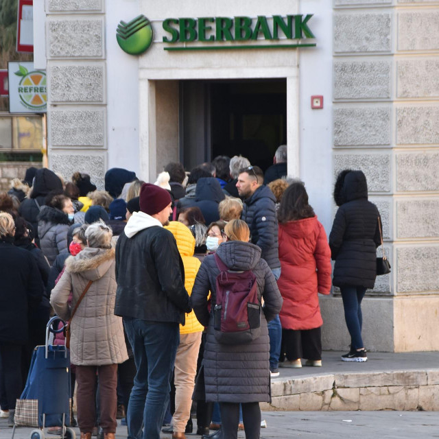 Realna je mogućnost da će neka od domaćih banaka preuzeti klijente i imovinu Sberbanka
