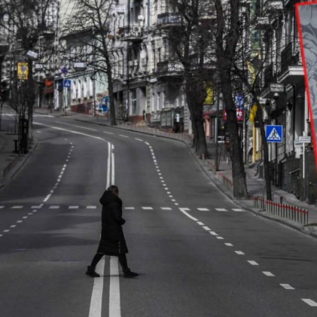 Prazne ulice Kijeva i mala Polina
