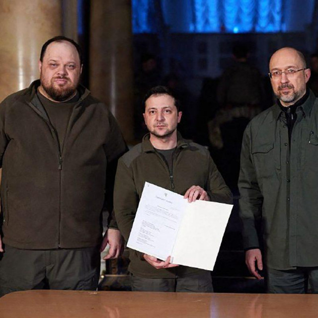 Predsjednik Verhovne Rade (ukrajinski parlament) Ruslan Stefančuk, ukrajinski predsjednik Volodimir Zelenski i ukrajinski premijer Denis Šmihal
