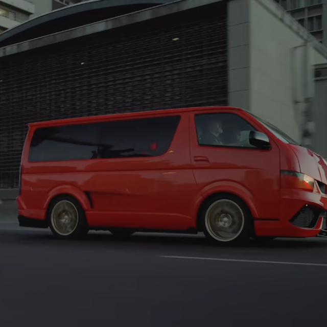Toyota Hiace V12
