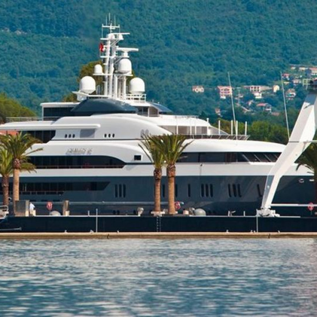 Superjahta Queen K ruskog oligarha Olega Deripaske, ovdje na vezu u Tivtu, Crna Gora (arhivska fotografija)
