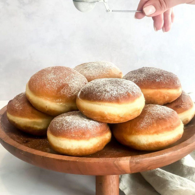 Hoćete li pripremiti krafne ili palačinke?
