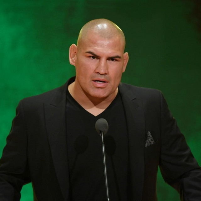 Cain Velasquez puni stupce medija, ali ovoga puta ne zbog dobre borbe u ringu

