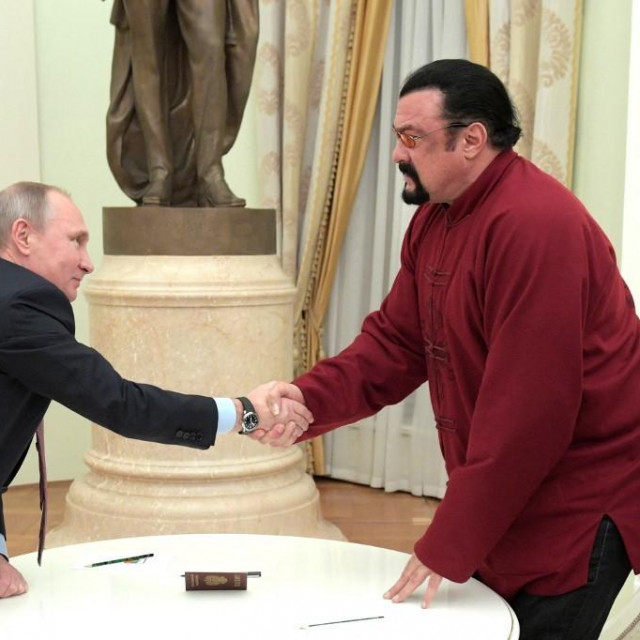 Vladimir Putin i Steven Seagal
