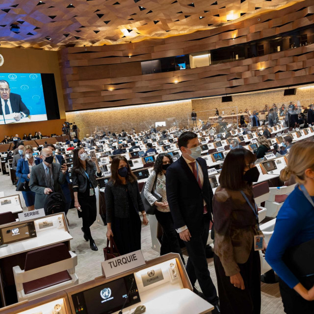 Diplomati napuštaju dvoranu prilikom izjave ruskog ministra
