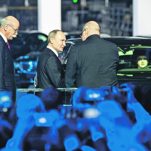 Na otvaranju tvornice Mercedes Benza blizu Moskve bili su i Vladimir Putin i njemački ministar gospodarstva Peter Almaier
