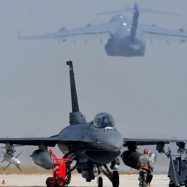 Zračna baza u Avianu
