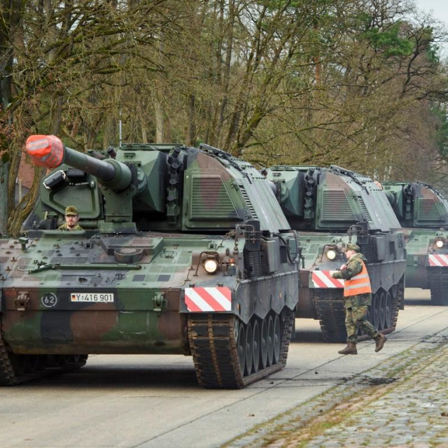 Njemačke PzH 2000 samohodne haubice
