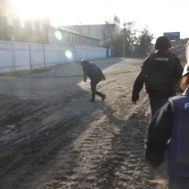 Bijeg novinara od pucnjave
