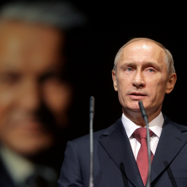 Vladimir Putin govori na obilježavanju 80. obljetnice rođenja Borisa Jeljcina u Kazalištu Boljšoj u Moskvi
