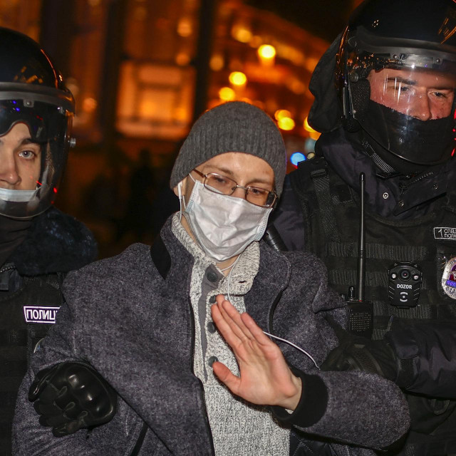 Rusija, privođenje prosvjednika protiv rata
