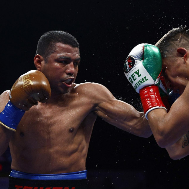 Roman ”Chocolatito” Gonzalez vs. Julio Cesar Martinez