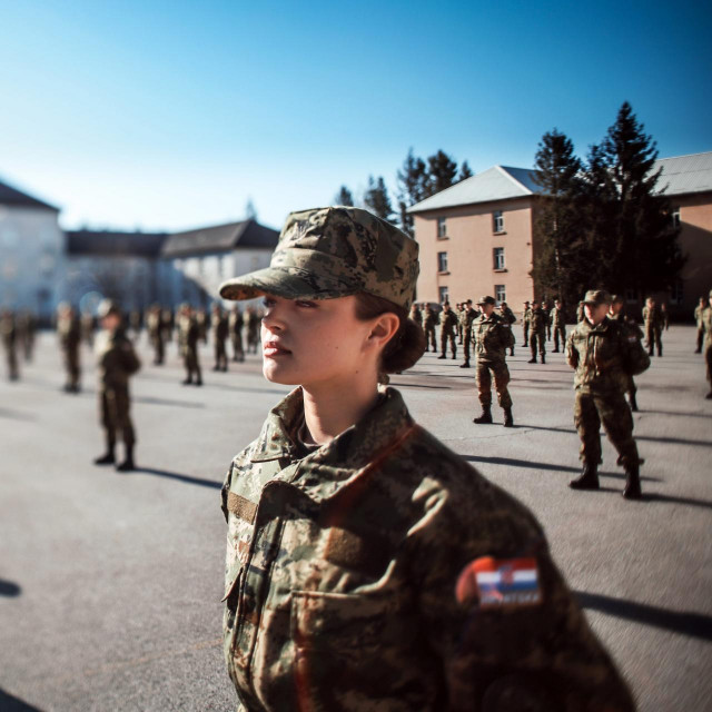 Polaganje prisege 33. naraštaja ročnih vojnika na dragovoljnom vojnom osposobljavanju u vojarni 123. brigade HV
