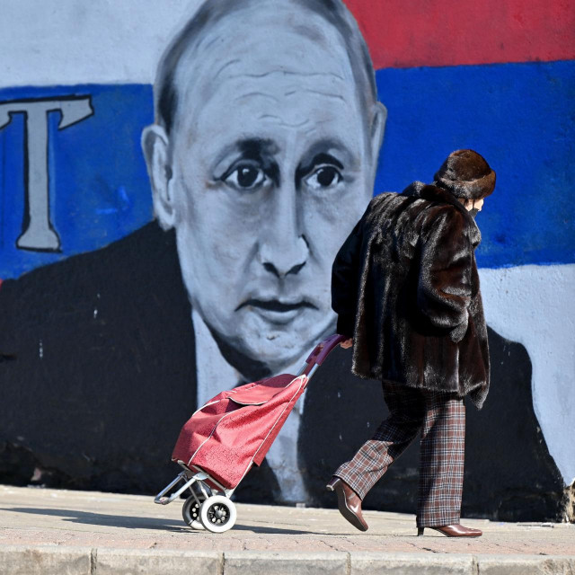 Mural u Beogradu na kojem pokraj naslikanog Putina piše 'brat'
