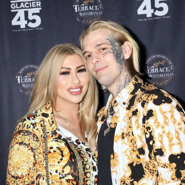 Melanie Martin i Aaron Carter 
