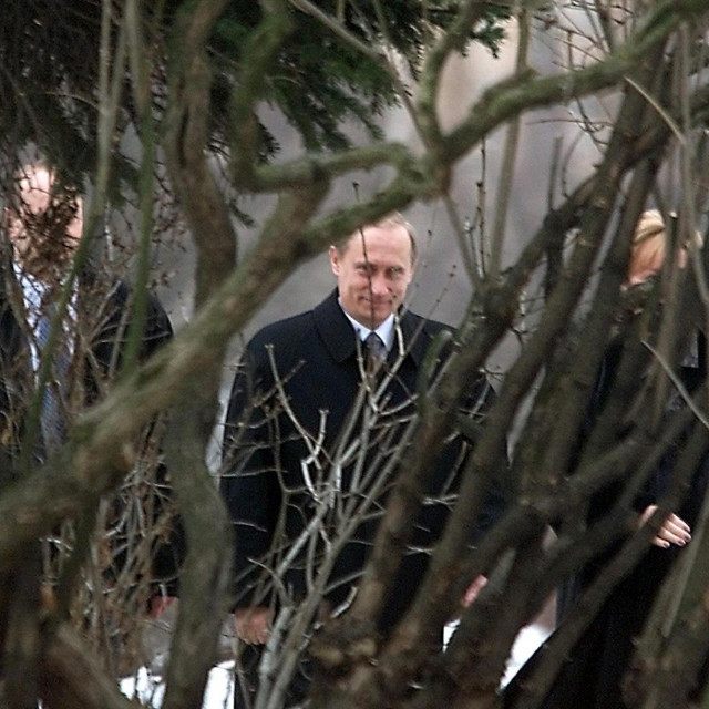 Vladimir Putin izlazi na izbore 2000. godine
