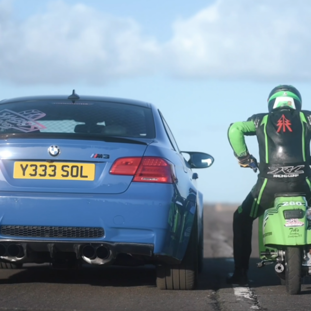 BMW M3 E92 i Vespa skuter
