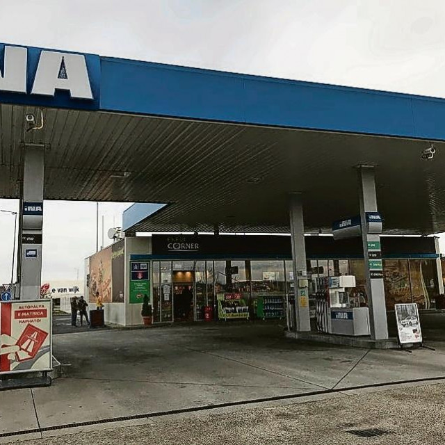 MOL-ova benzinska postaja odmah iza graničnog prijelaza Goričan 
