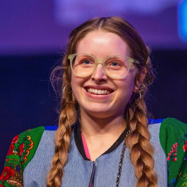 Jessie Cave 
