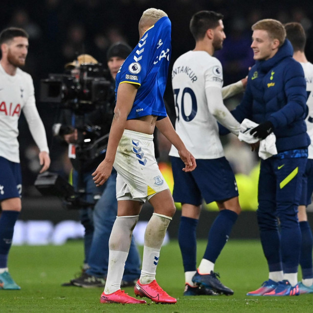 Everton bi se mogao naći u velikim problemima nakon raskida suradnje s Rusima

