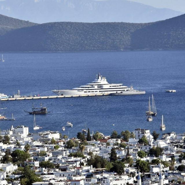 Superjahta ”Šeherezada”
