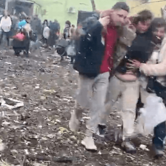 Napad na Mariupolj, prizor vojnika na fronti, u Odesi su spomenike zaštitili vrećema s pijeskom, proruske snage iz Donecka
